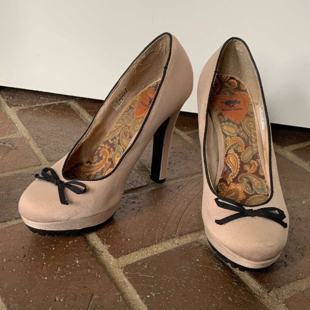 bow heels